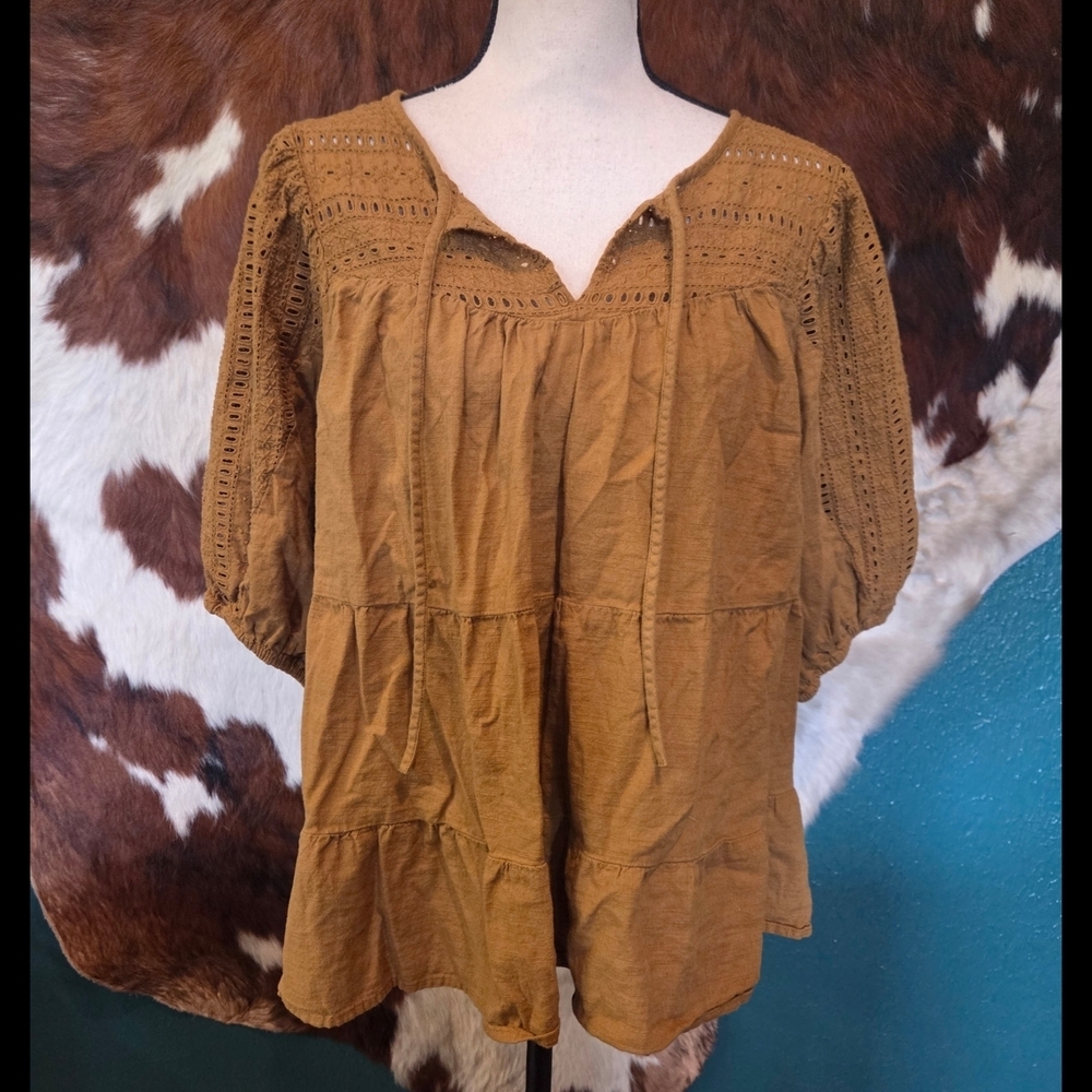 Old Navy Tan Crochet Accent Blouse